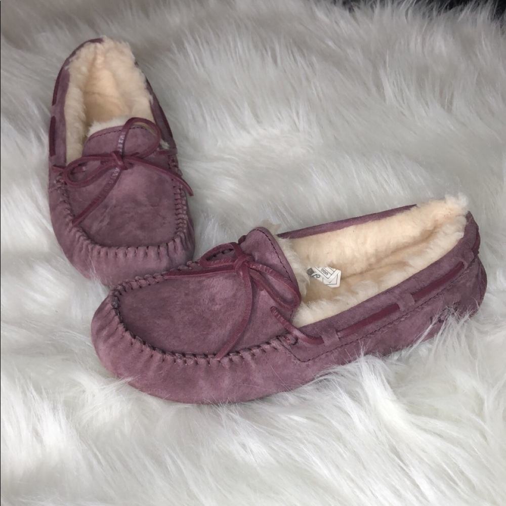 ❌ SOLD ❌ Ugg Dakota Slippers